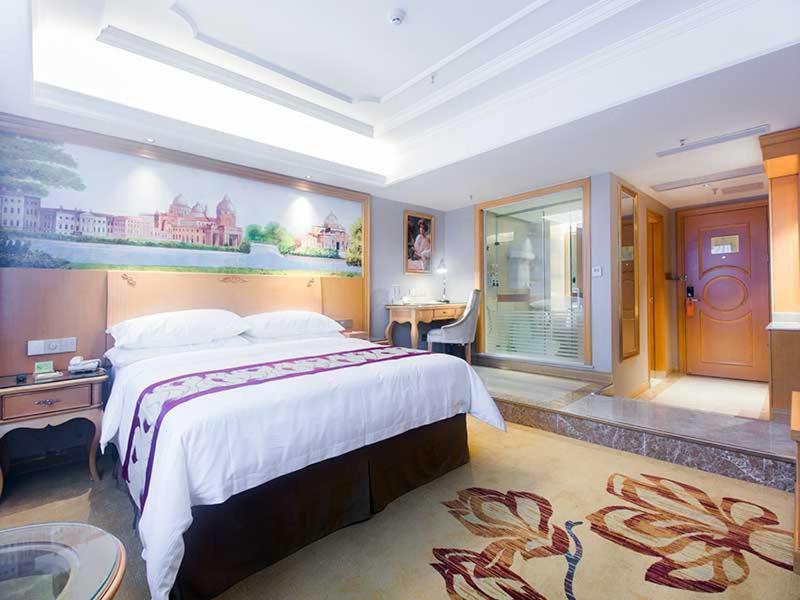 Vienna International Hotel Haikou West Bus Station ภายนอก รูปภาพ